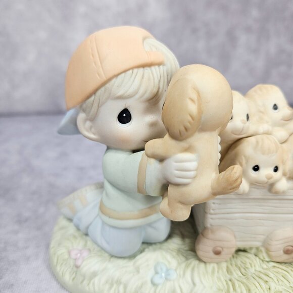 Precious Moments figurine Collection "Loving Every Precious Moment With You" - Picture 6 of 11